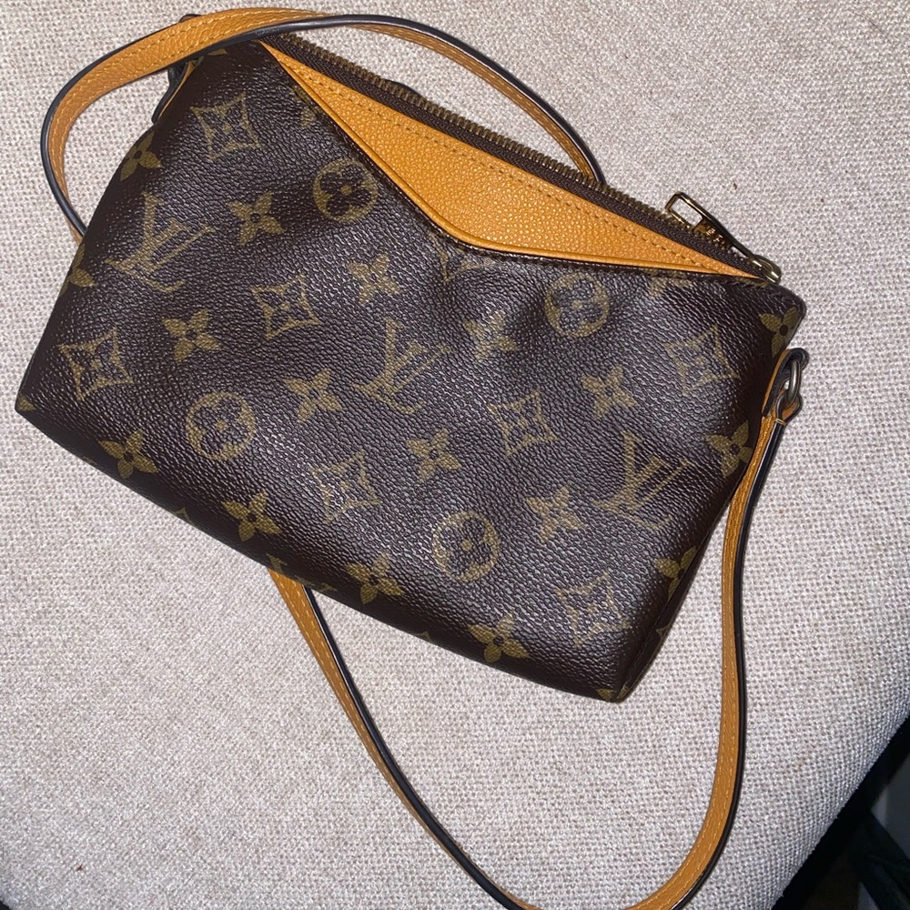 Louis Vuitton monogram pochette crossbody